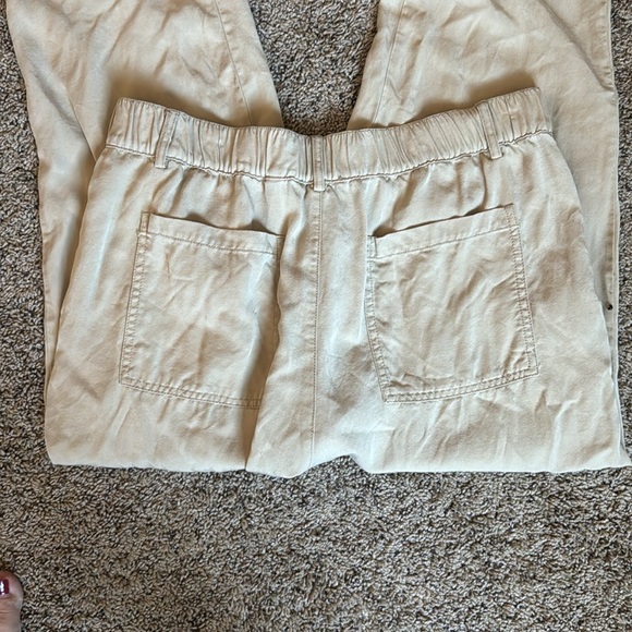 Tahari khaki pleated trousers, size 10 - Picture 4 of 4